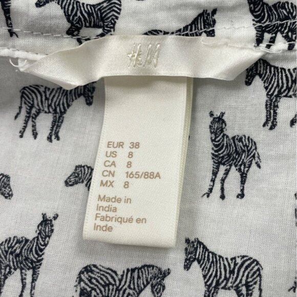 H&M Women's Zebra Print Button-Up Shirt Long Sleeve Lightweight Casual Top Size - Picture 4 of 6